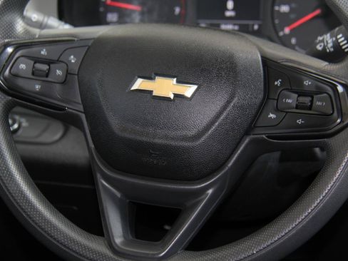 Used 2024 Chevrolet Trax LS w/ LS Convenience Package FWD image 12