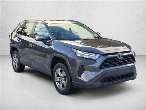 Used 2022 Toyota RAV4 XLE FWD image 3