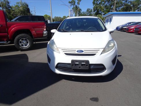 Used 2013 Ford Fiesta S w/ Convenience Pkg image 4