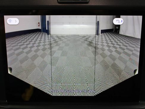 Used 2025 Ford F450 Platinum w/ FX4 Off-Road Package image 24