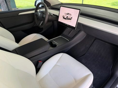 Used 2023 Tesla Model Y Long Range AWD/4WD image 20