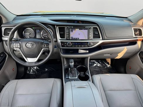 Used 2014 Toyota Highlander Limited Platinum AWD/4WD image 13