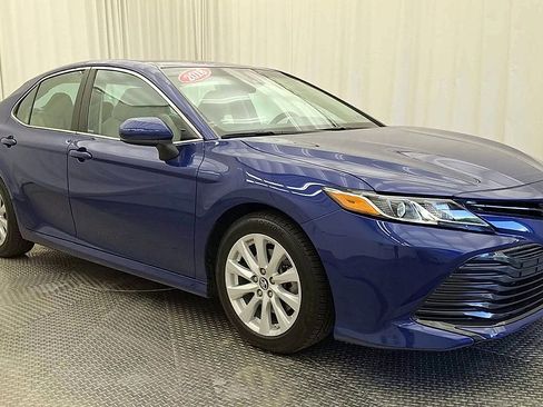 Certified 2018 Toyota Camry LE FWD image 5
