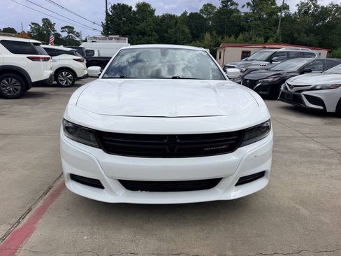 Used 2022 Dodge Charger SXT RWD image 3