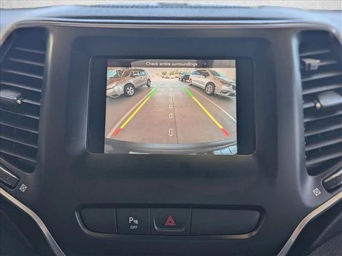 Used 2020 Jeep Cherokee Latitude Plus FWD image 14