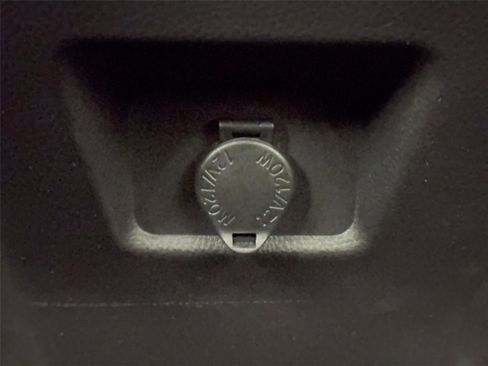 Certified 2025 Toyota RAV4 LE image 33