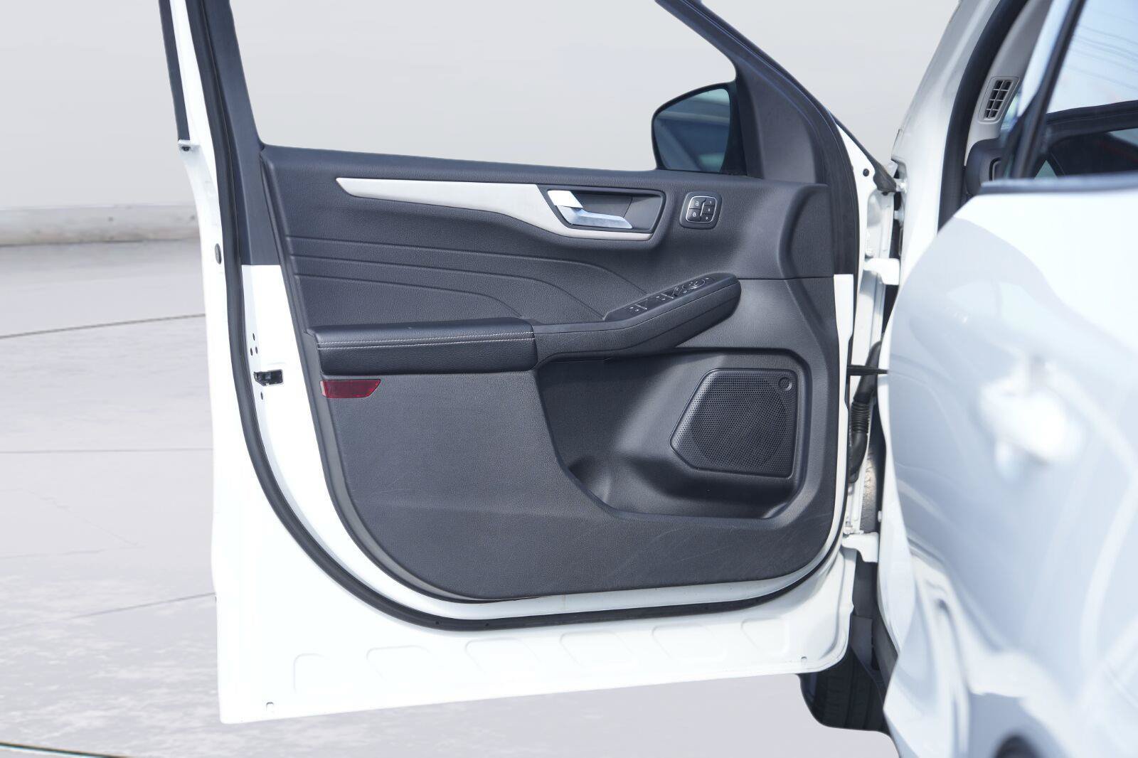 Used 2022 Ford Escape SEL w/ Technology Package FWD image 30