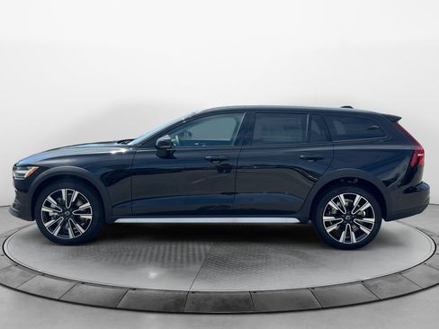 New 2026 Volvo V60 B5 Cross Country Ultra AWD/4WD image 4