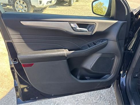 Used 2021 Ford Escape SEL image 18