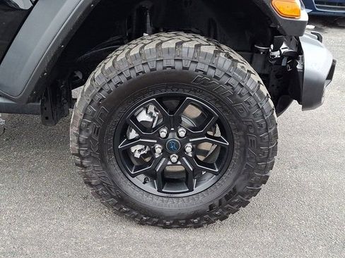 Certified 2025 Jeep Wrangler Willys 4xe image 11