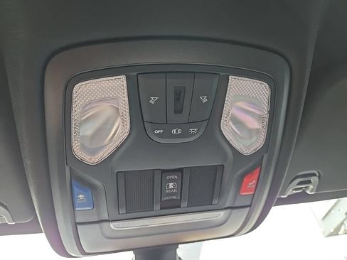 Used 2023 RAM 1500 Big Horn AWD/4WD image 71