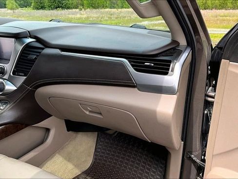 Used 2016 Chevrolet Suburban LT AWD/4WD image 27