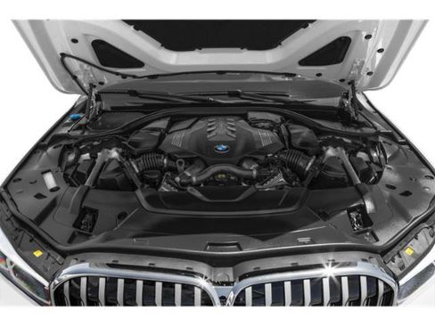 Used 2021 BMW 750i xDrive w/ Executive Package AWD/4WD image 15