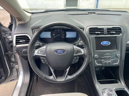 Used 2020 Ford Fusion SE w/ Equipment Group 151A FWD image 13