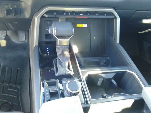 Used 2022 Toyota Tundra Limited image 16