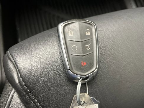 Used 2017 Cadillac XT5 Luxury image 31