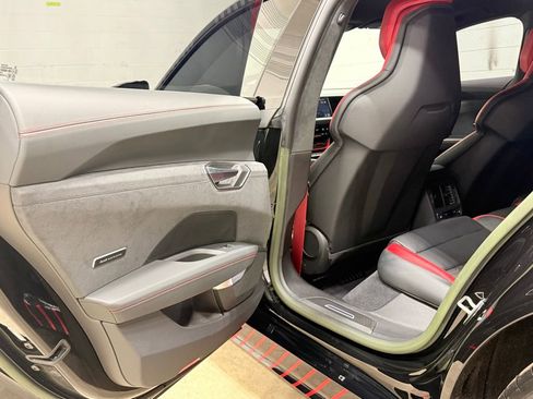 Used 2023 Audi RS e-tron GT image 40