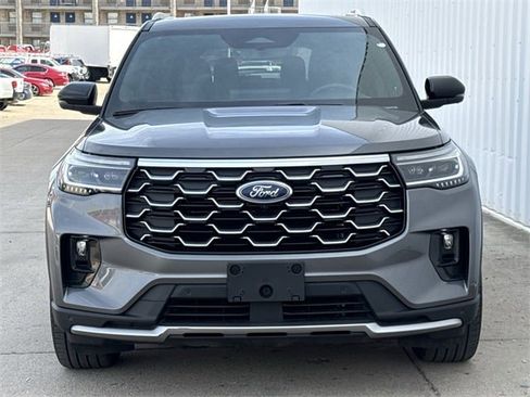 Used 2025 Ford Explorer Platinum w/ LUX Leather Package image 8