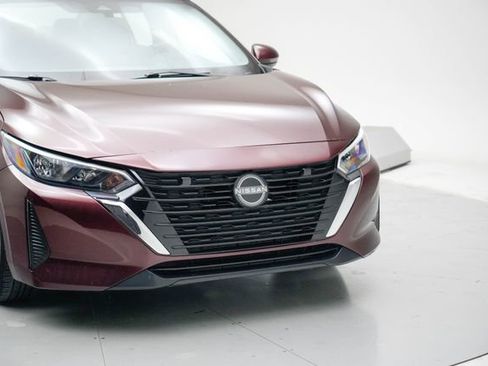 Used 2024 Nissan Sentra SV FWD image 10