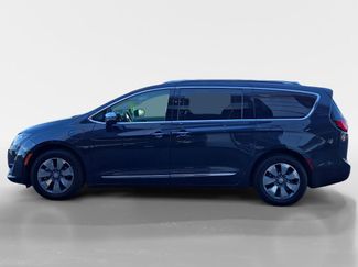 Used 2019 Chrysler Pacifica Limited w/ Advanced Safetytec Group video 2