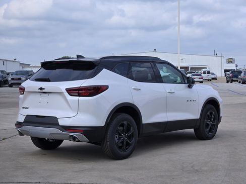 New 2025 Chevrolet Blazer LT w/ Convenience Package image 4