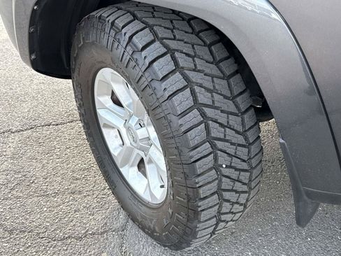 Used 2017 Toyota 4Runner SR5 Premium AWD/4WD image 10