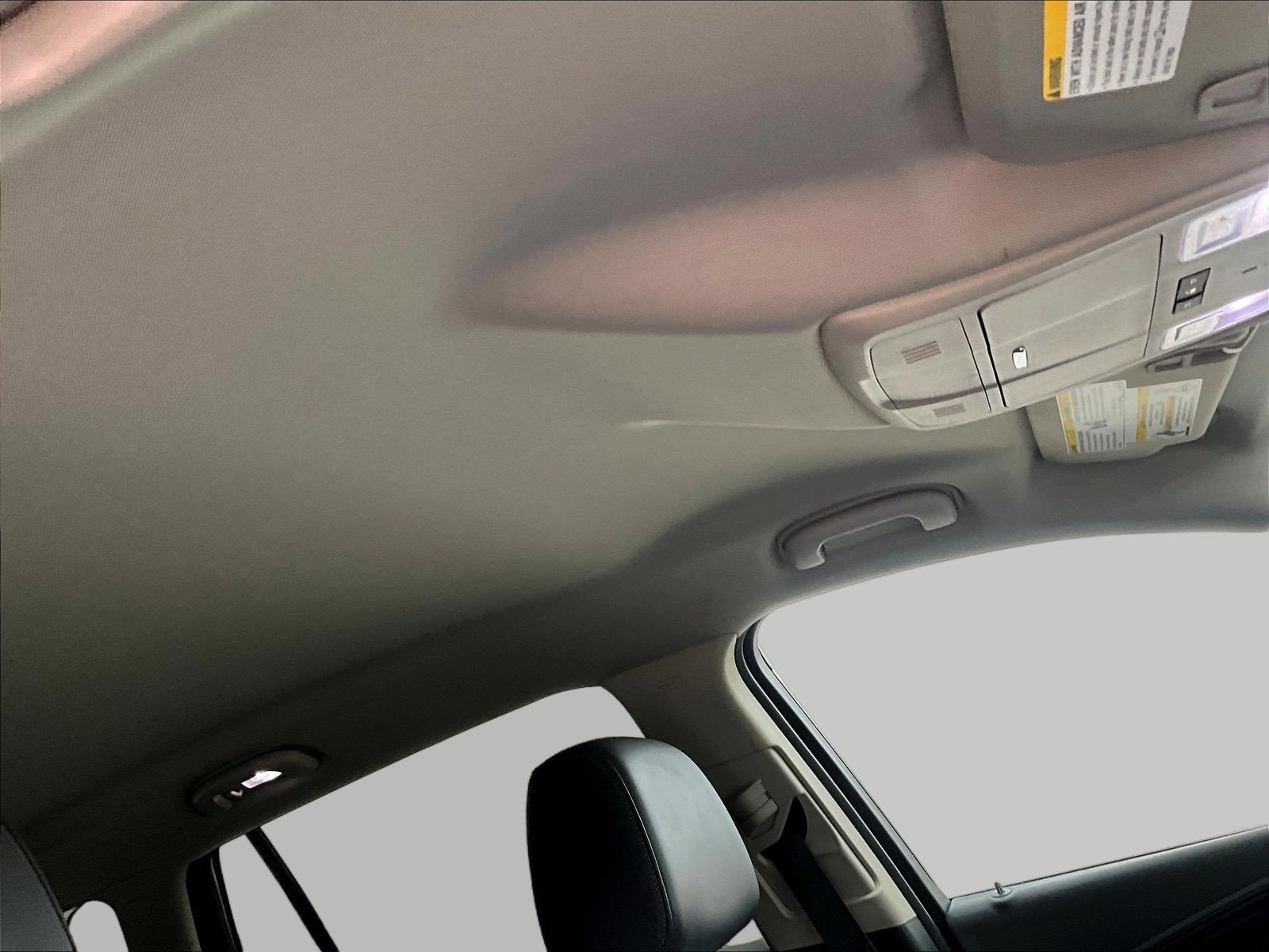 Used 2019 Buick Envision Essence FWD image 27
