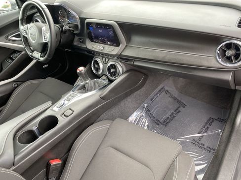 Used 2021 Chevrolet Camaro LT w/ Technology Package image 28