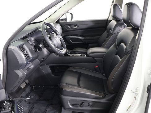 Used 2024 Nissan Pathfinder SL w/ SL Premium Package AWD/4WD image 34