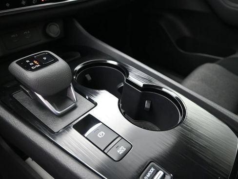 Certified 2026 Nissan Rogue SV FWD image 27