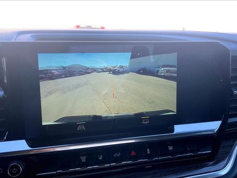 Used 2025 Chevrolet Silverado 2500 LT w/ Convenience Package image 25