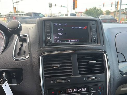 Used 2019 Dodge Grand Caravan SXT w/ Driver Convenience Group FWD image 91