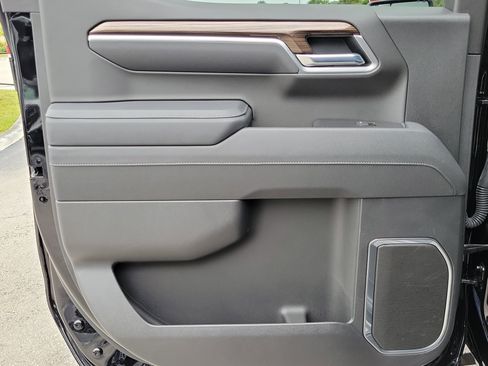 Used 2025 Chevrolet Silverado 1500 LT w/ Leather Package image 23