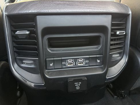 Used 2025 RAM 1500 Laramie AWD/4WD image 19