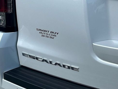 Used 2018 Cadillac Escalade Luxury AWD/4WD image 30