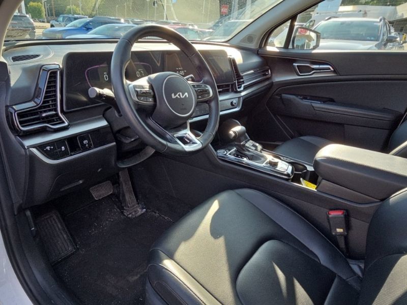 Used 2024 Kia Sportage EX AWD/4WD image 9