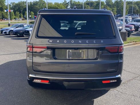 Used 2024 Jeep Wagoneer L Series II w/ Flexible Seating Group RWD image 6