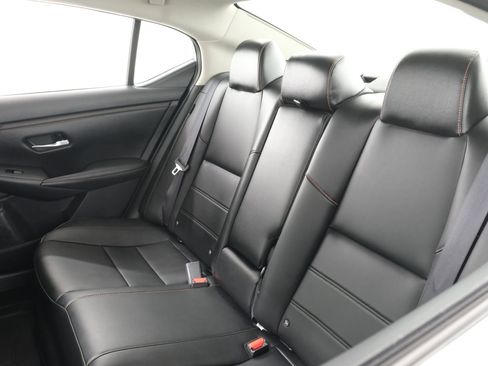 Used 2021 Nissan Sentra SR w/ SR Premium Package FWD image 33