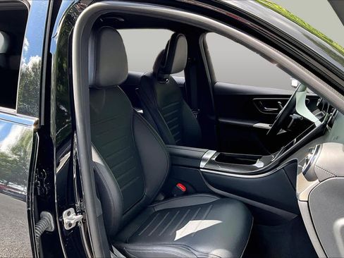 Used 2024 Mercedes-Benz GLC 300 image 9