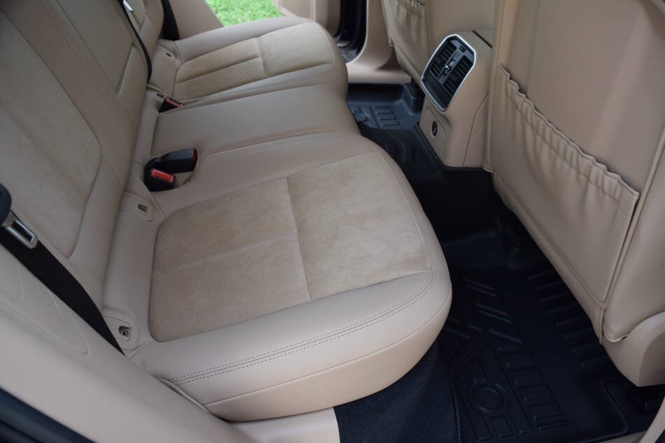 Used 2019 Porsche Macan AWD/4WD image 50