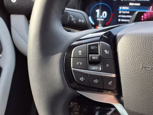 Used 2025 Ford Explorer Platinum w/ Ultimate Package image 11