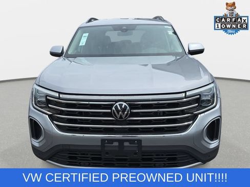 Used 2025 Volkswagen Atlas SE AWD/4WD image 2