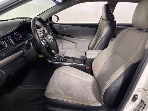 Used 2015 Toyota Camry SE FWD image 12