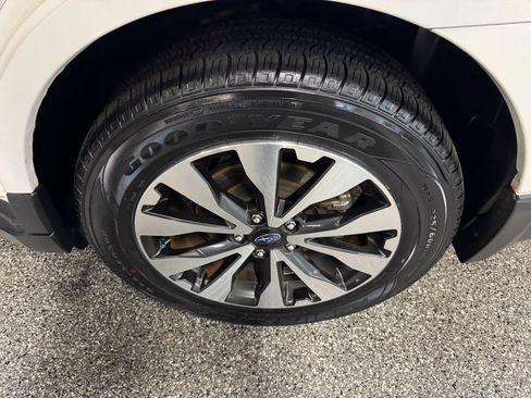 Used 2016 Subaru Outback 3.6R Limited image 14