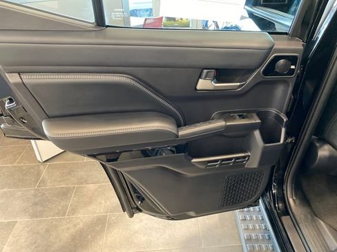 Certified 2025 Toyota 4Runner Limited AWD/4WD image 19
