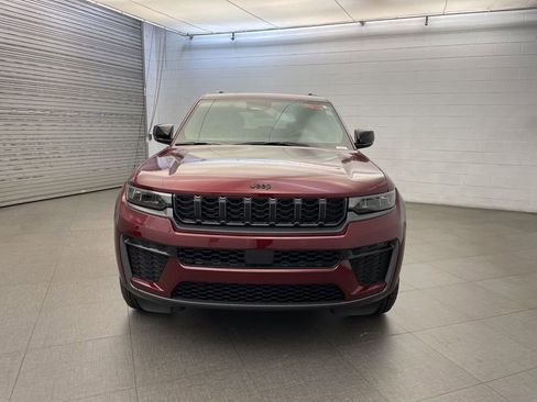 New 2026 Jeep Grand Cherokee Altitude image 6