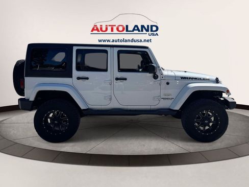 Used 2015 Jeep Wrangler Unlimited Sahara w/ Max Tow Package AWD/4WD image 3