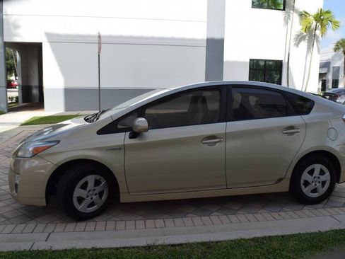 Used 2010 Toyota Prius FWD image 4