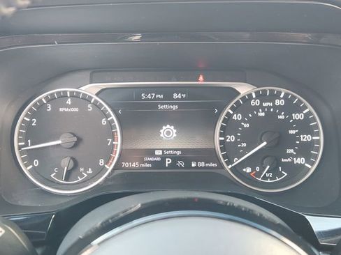 Used 2022 Nissan Pathfinder SV FWD image 14