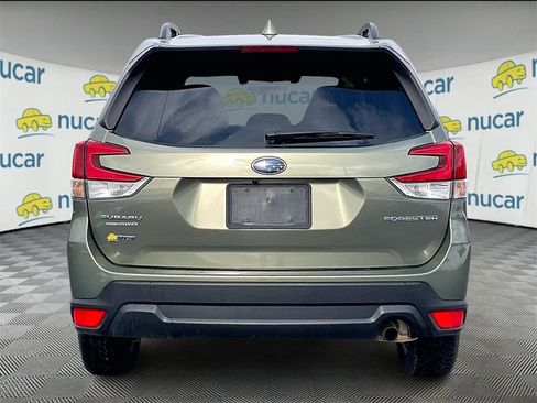 Used 2021 Subaru Forester Premium image 5